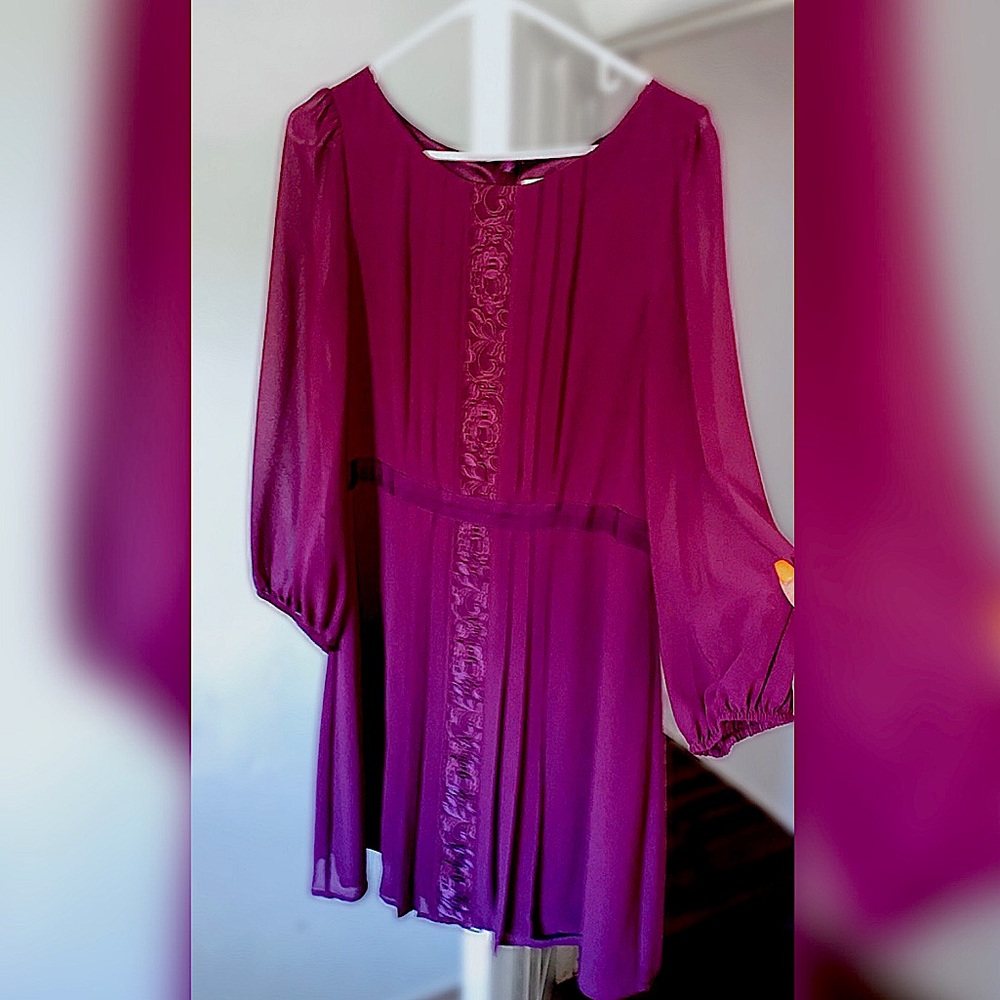 Just in time for FALL! Selling this beautiful boho feels plum colored dress!